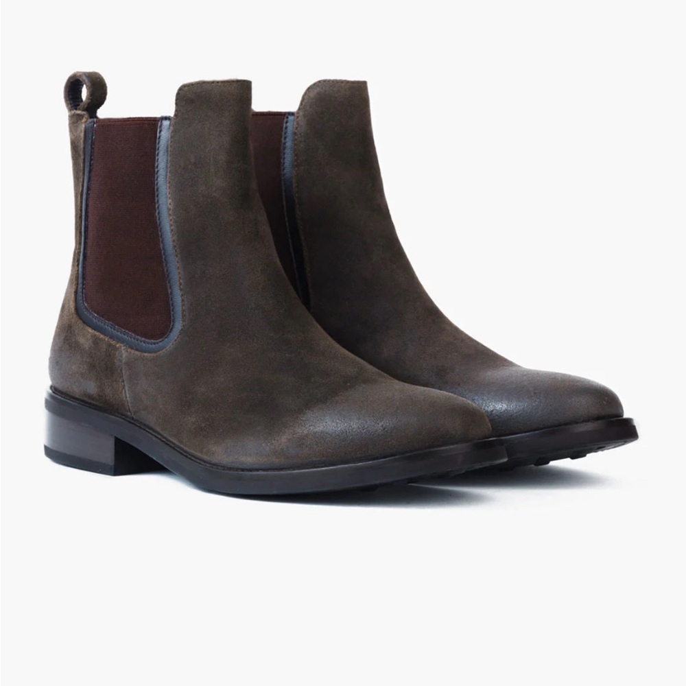 Great condition dark olive duchess boots